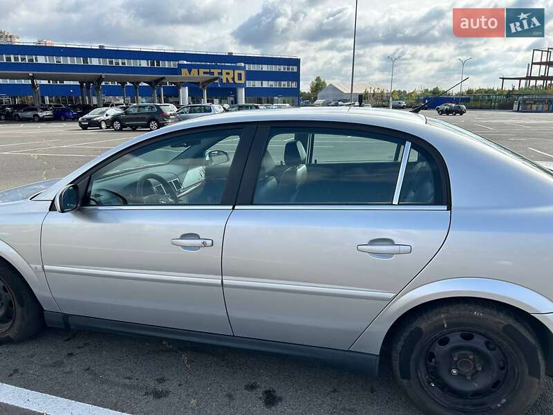 Седан Opel Vectra 2004 в Киеве