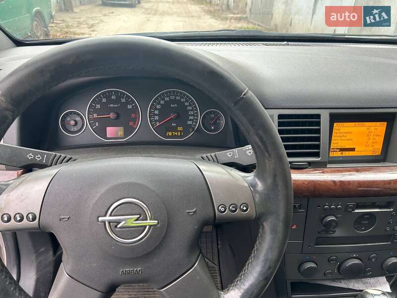Седан Opel Vectra 2004 в Киеве