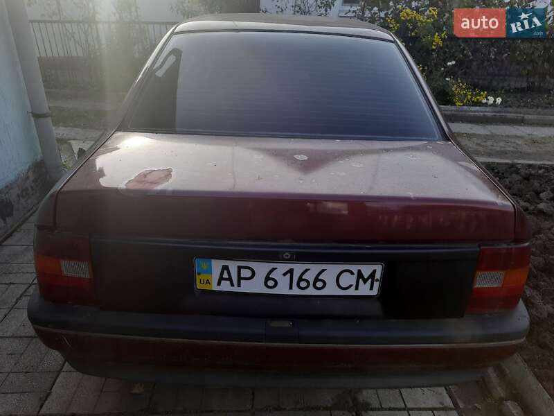 Седан Opel Vectra 1992 в Новомосковске