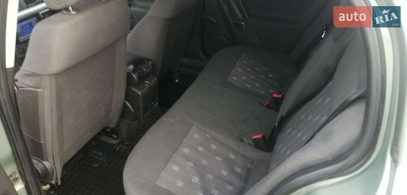 Седан Opel Vectra 2003 в Івано-Франківську