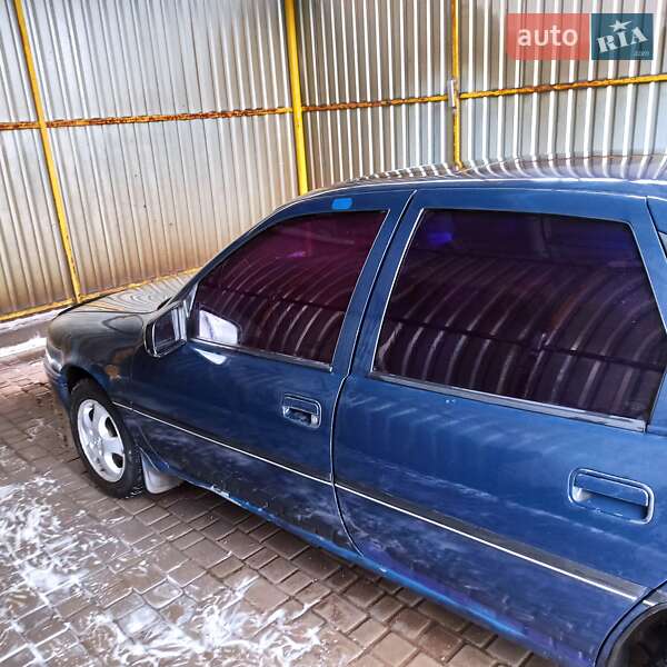Седан Opel Vectra 1989 в Желтых Водах фото 5 Седан Opel Vectra 1989 в Желтых Водах