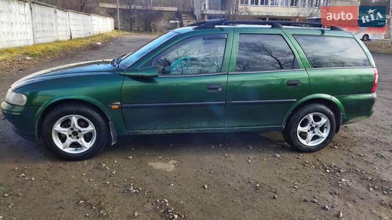 Універсал Opel Vectra 1997 в Новояворівську