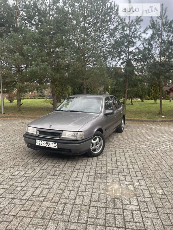 Лифтбек Opel Vectra 1989 в Дрогобыче