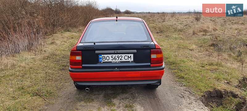 Седан Opel Vectra 1989 в Золочеві