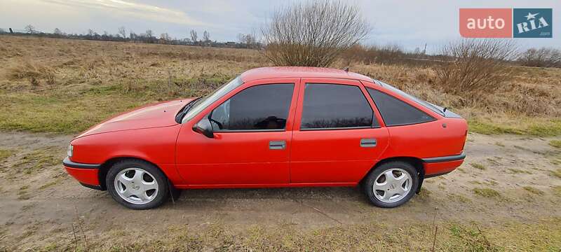 Седан Opel Vectra 1989 в Золочеві