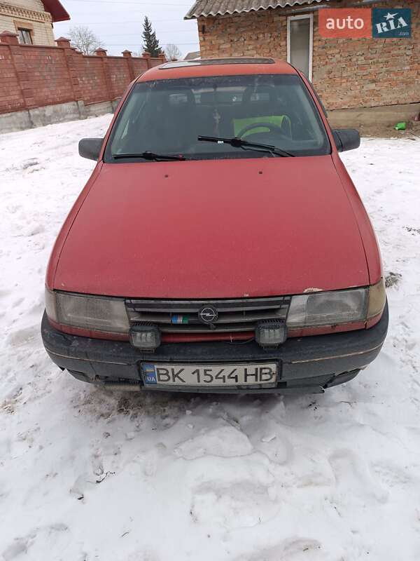Седан Opel Vectra 1991 в Остроге фото 4 Седан Opel Vectra 1991 в Остроге
