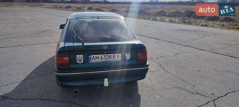 Ліфтбек Opel Vectra 1994 в Малині