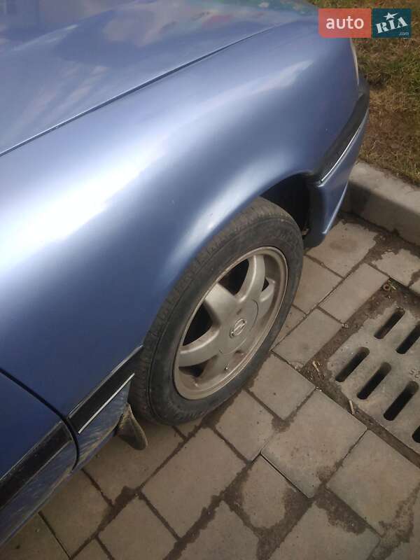 Седан Opel Vectra 1991 в Ивано-Франковске