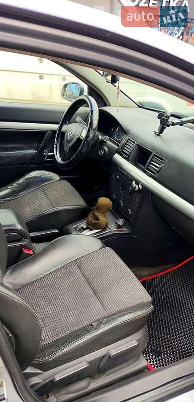 Лифтбек Opel Vectra 2003 в Николаеве