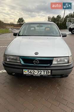 Седан Opel Vectra 1989 в Яворові