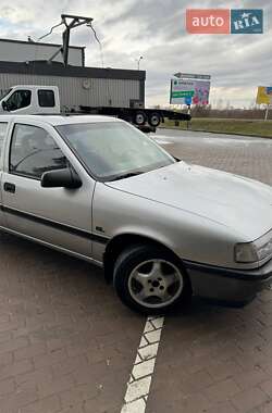 Седан Opel Vectra 1989 в Яворові