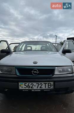 Седан Opel Vectra 1989 в Яворові