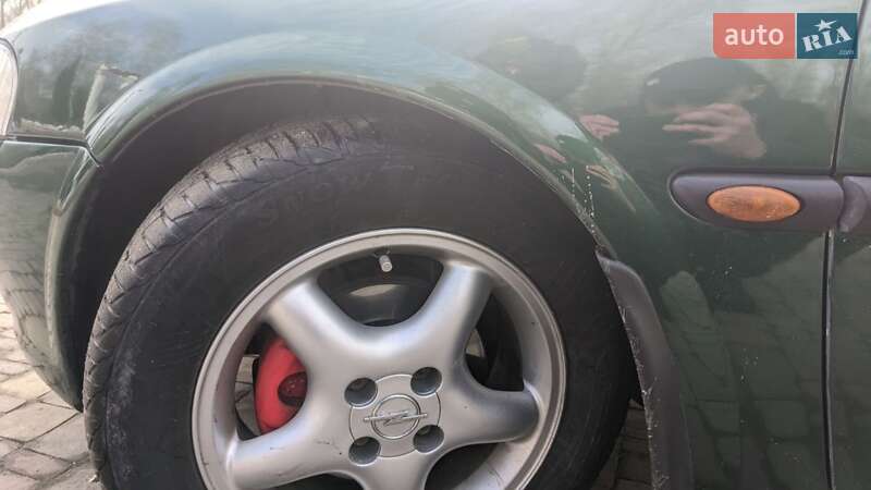 Седан Opel Vectra 1996 в Полтаві