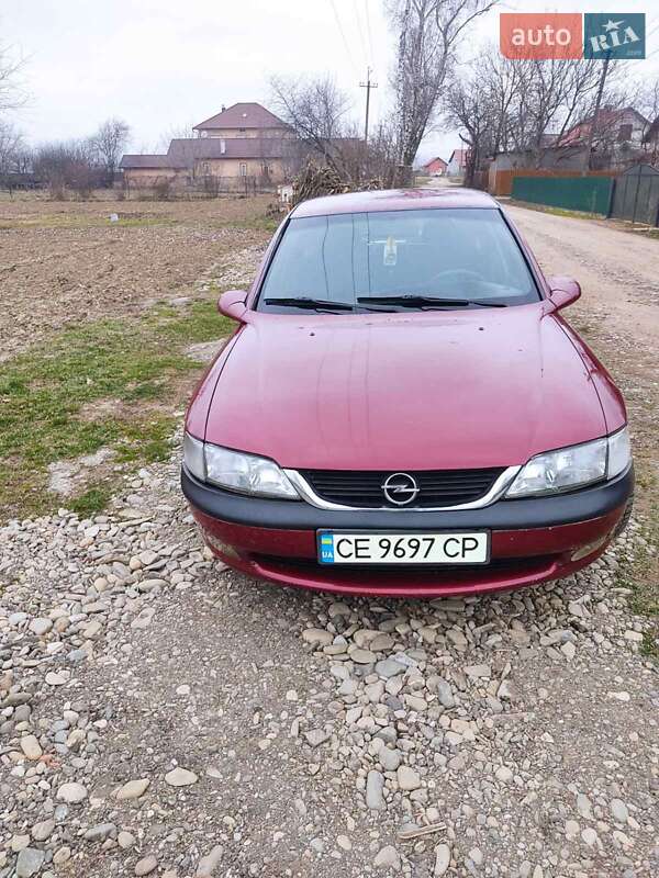 Седан Opel Vectra 1996 в Кицмани