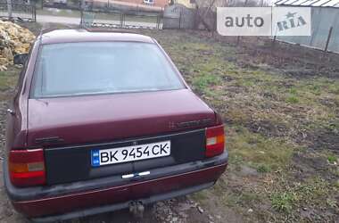 Седан Opel Vectra 1990 в Здолбунове
