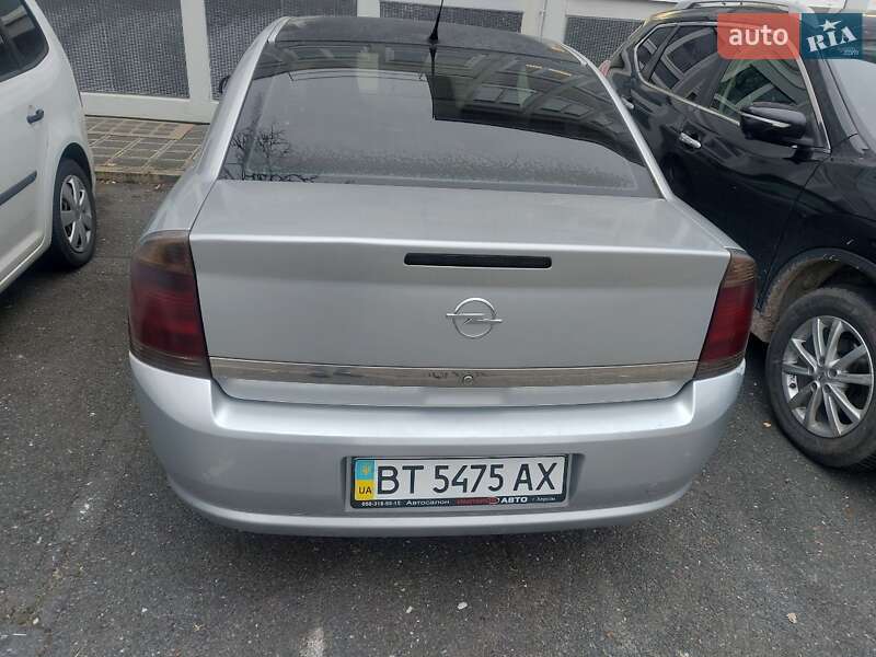 Седан Opel Vectra 2006 в Херсоне