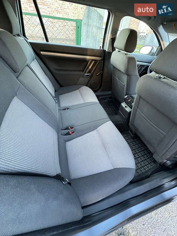 Універсал Opel Vectra 2004 в Радехові