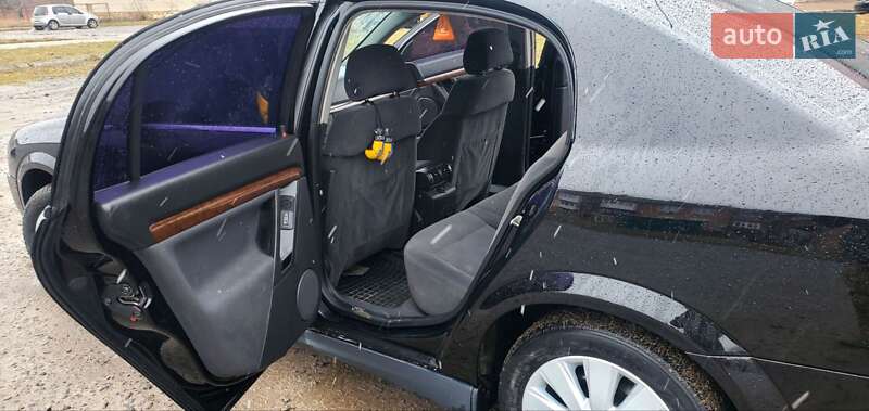 Седан Opel Vectra 2004 в Бердичеве