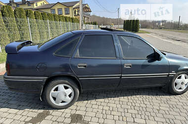 Седан Opel Vectra 1995 в Львові