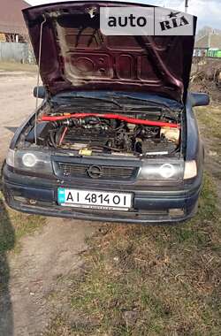 Ліфтбек Opel Vectra 1995 в Прилуках