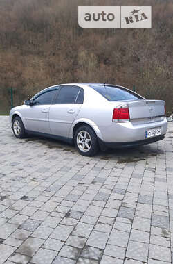 Седан Opel Vectra 2005 в Воловце