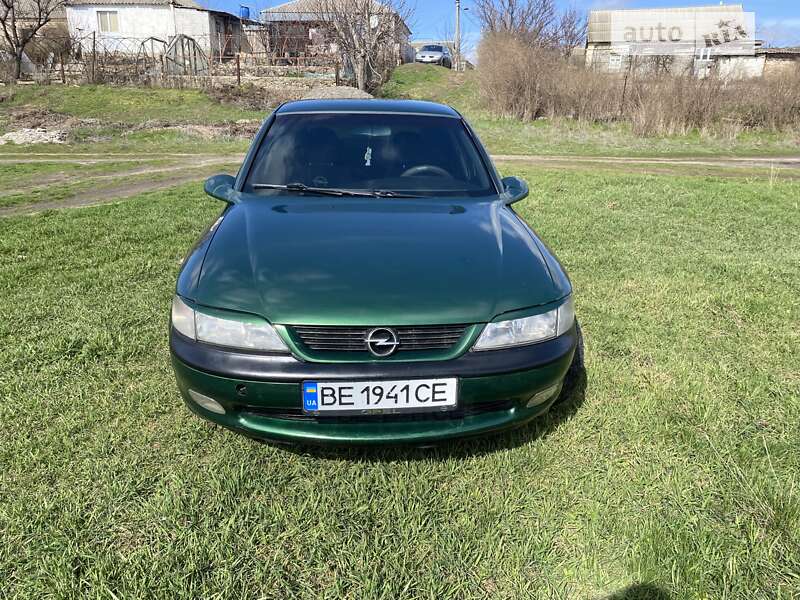 Седан Opel Vectra 1997 в Вознесенске