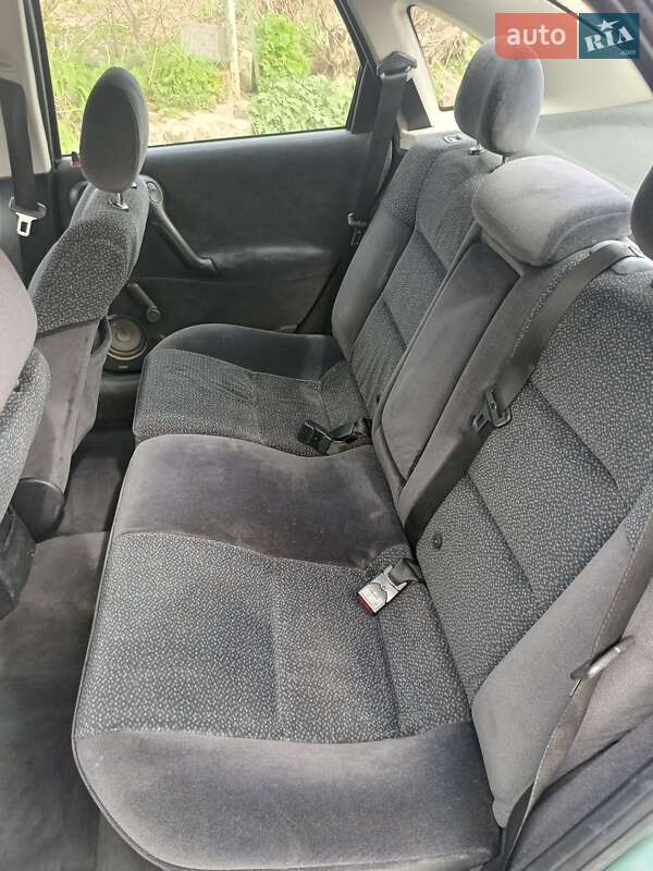 Седан Opel Vectra 2000 в Луцке