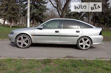 Ліфтбек Opel Vectra 1998 в Куп'янську