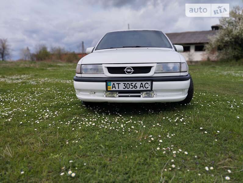 Седан Opel Vectra 1993 в Ивано-Франковске
