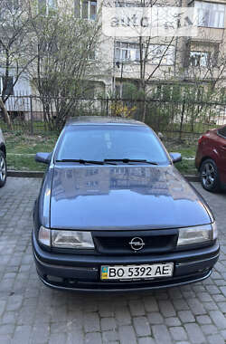 Лифтбек Opel Vectra 1995 в Ивано-Франковске