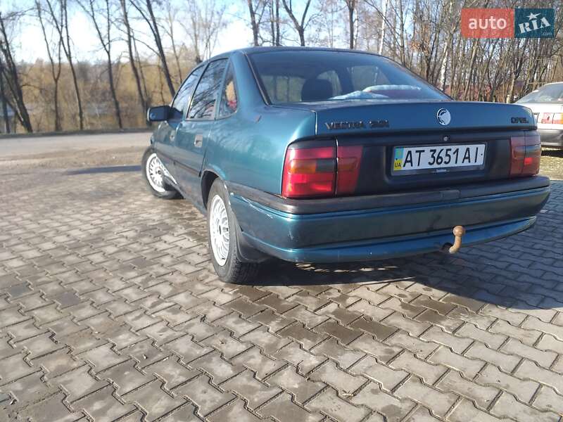 Седан Opel Vectra 1995 в Івано-Франківську
