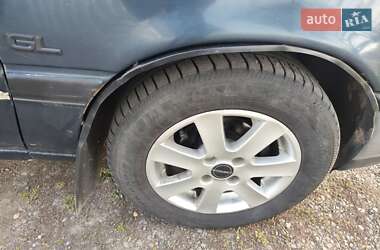 Лифтбек Opel Vectra 1990 в 