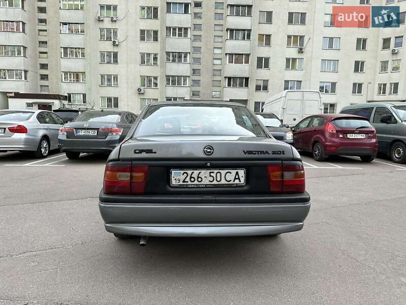 Седан Opel Vectra 1990 в Києві
