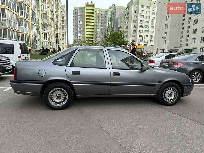 Седан Opel Vectra 1990 в Києві