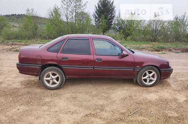 Седан Opel Vectra 1995 в Долині