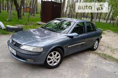 Седан Opel Vectra 1998 в Киеве
