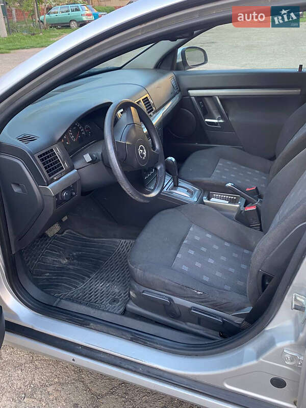 Седан Opel Vectra 2005 в Чернівцях