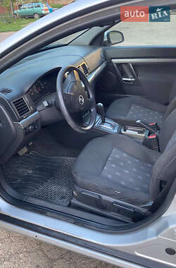 Седан Opel Vectra 2005 в 
