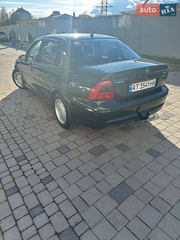 Седан Opel Vectra 2001 в Івано-Франківську