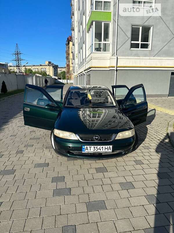 Седан Opel Vectra 2001 в Ивано-Франковске
