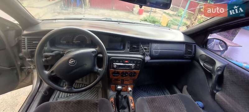 Седан Opel Vectra 1998 в Бершади
