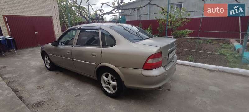 Седан Opel Vectra 1998 в Бершади