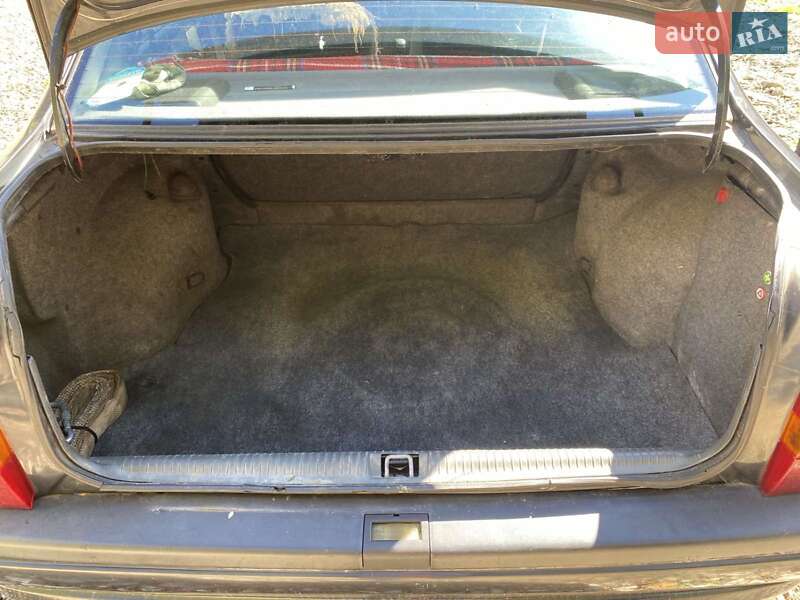 Седан Opel Vectra 1994 в Яремче