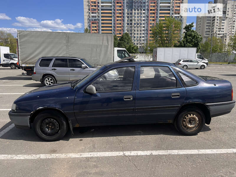 Седан Opel Vectra 1990 в Києві