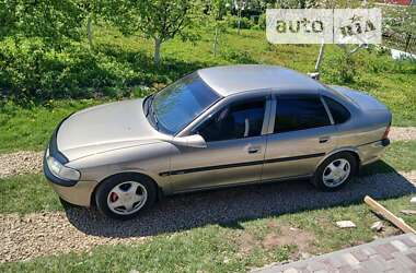 Седан Opel Vectra 1997 в Монастыриске