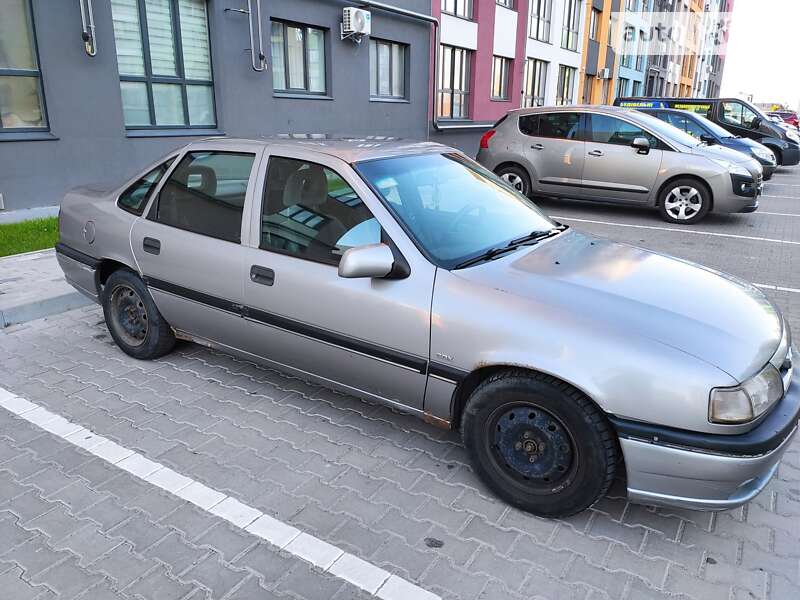 Седан Opel Vectra 1995 в Ровно