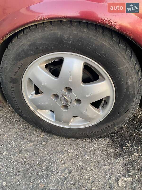 Седан Opel Vectra 1997 в Краснопавловке