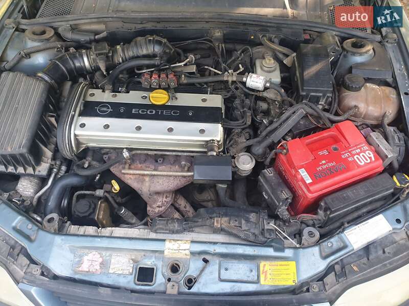 Седан Opel Vectra 1998 в Бурштині