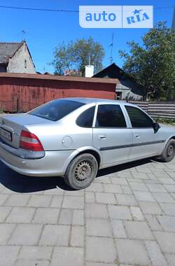 Седан Opel Vectra 1996 в Львове