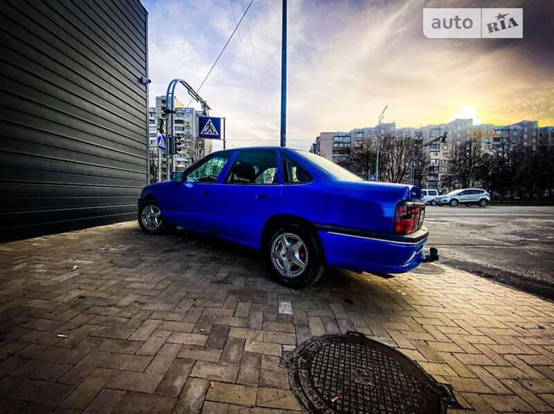Седан Opel Vectra 1990 в Києві